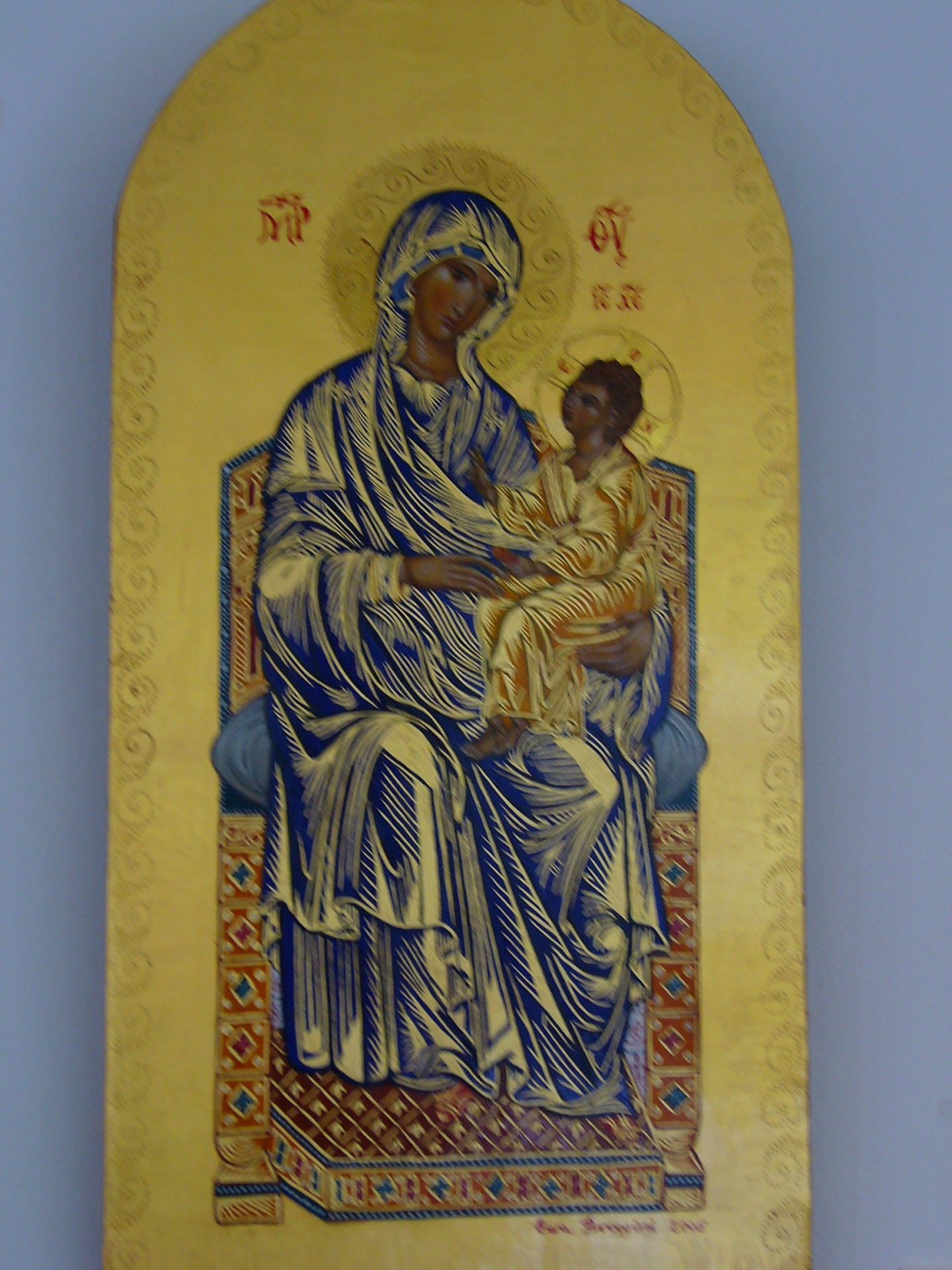 La Vierge sur le trone
